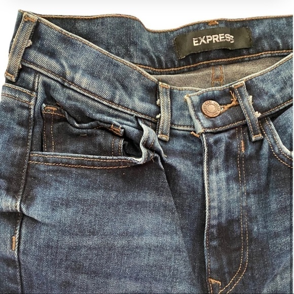 Express NWOT Acid Washed Super High Waisted Mom Jeans - Picture 2 of 5